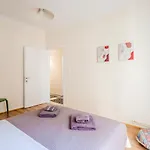 Apartment Grand Next To Center 3bd 110sqm