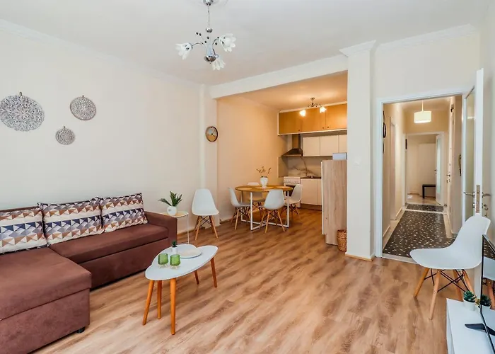 Apartmán Grand Next To Center 3bd 110sqm