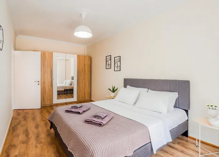 Apartmán Grand Next To Center 3bd 110sqm