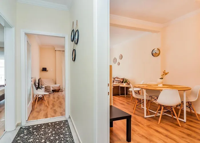 Grand Next To Center 3bd 110sqm * 塞萨洛尼基