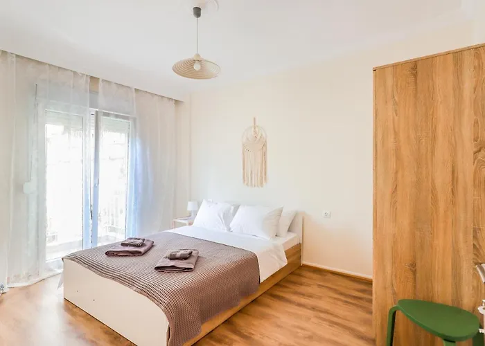 Apartmán Grand Next To Center 3bd 110sqm *