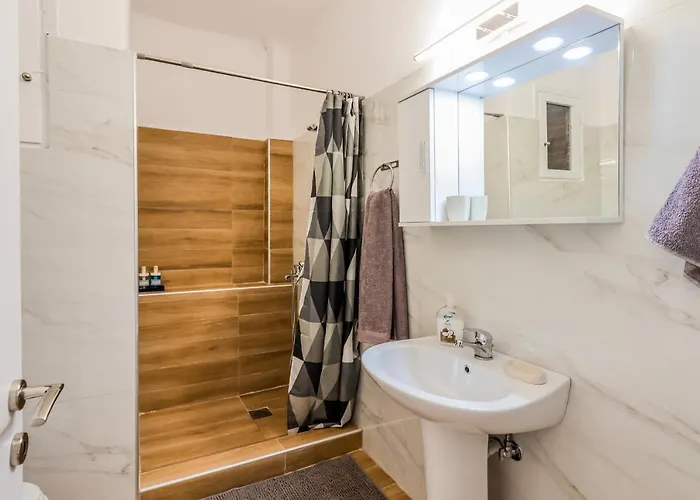 Grand Next To Center 3bd 110sqm