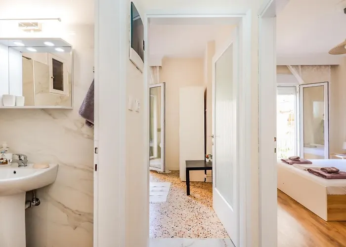 Grand Next To Center 3bd 110sqm Apartmán