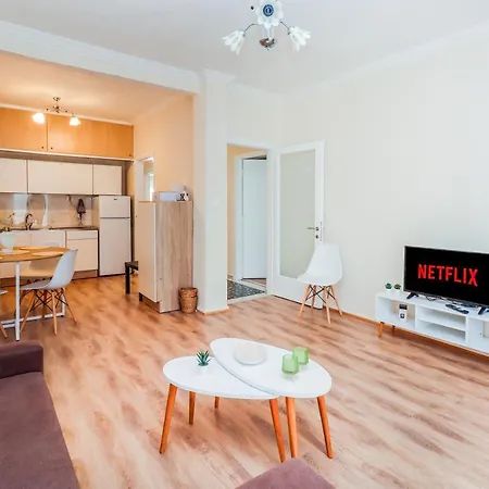 Grand Next To Center 3bd 110sqm * Salonicco